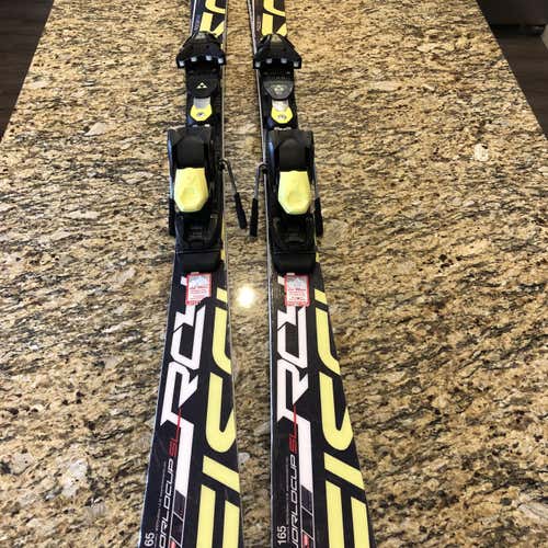 Fischer 165cm SL Skis.