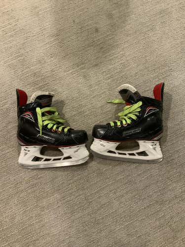 Used Youth Bauer Vapor X500 Hockey Skates Size 1