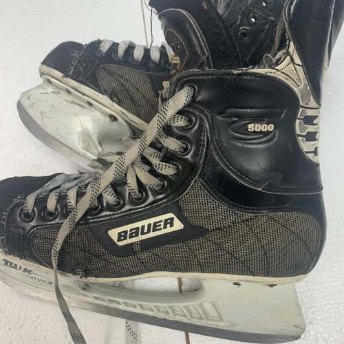 Senior Bauer Supreme 5000 Regular Width  Size 10.5 Hockey Skates