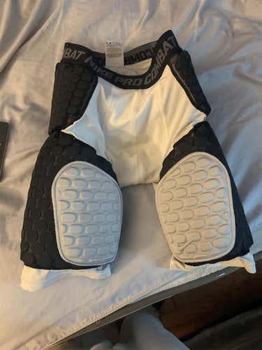 Used Medium Nike nike pro combat