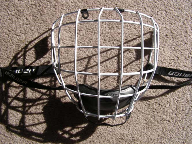 Used Senior Medium Bauer Profile II Facemask Full Cage