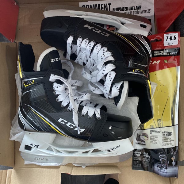 Senior CCM Super Tacks AS1 Regular Width Pro Stock Size 8.5 Hockey Skates