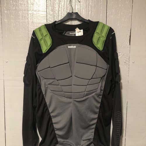 Senior Large Reebok Padded shirt Shoulder Pads