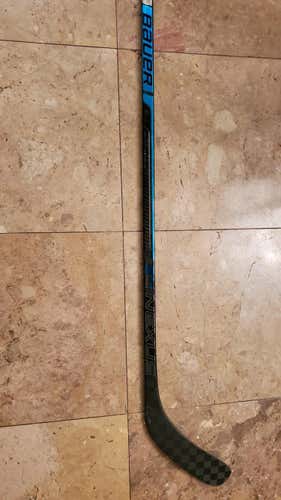 Used Senior Bauer Right Handed p88 77flexNexus 2N Pro Hockey Stick Mid Pattern