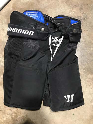 Black Jr. Medium Warrior Covert QRL Hockey Pants