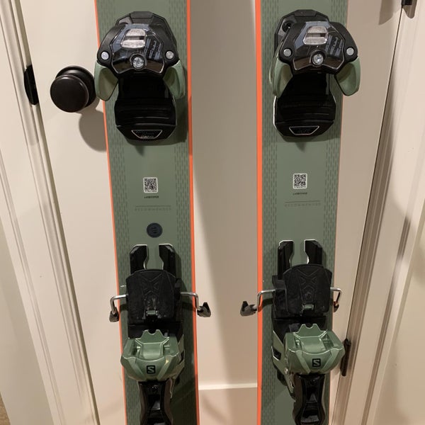 Men's 2020 All Mountain QST 106 With Bindings Max Din 13 Skis