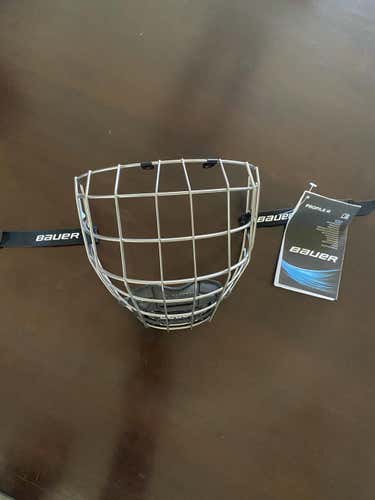 New Medium Bauer Profile III Facemask