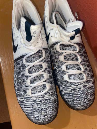 White Mens Size 10 (Women's 11) Nike