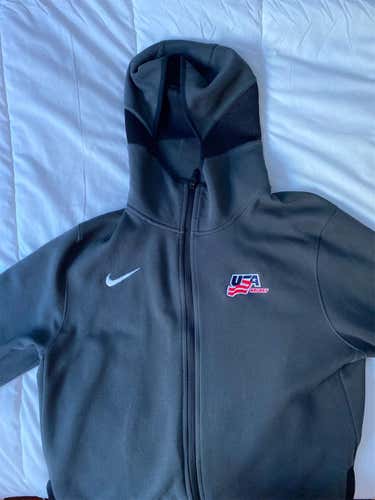 USA Hockey, Team-issued Hoodie