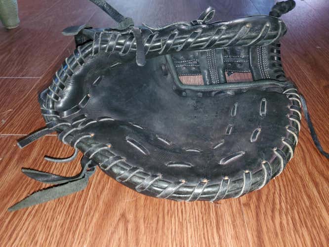 Black Used Adult Other Right Hand Throw First Base Baseball Glove 13"