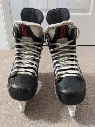 Used Junior Bauer Vapor X6.0 Hockey Skates Regular Width Size 5