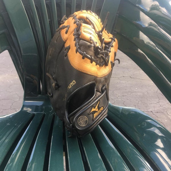 First Baseman's Glove