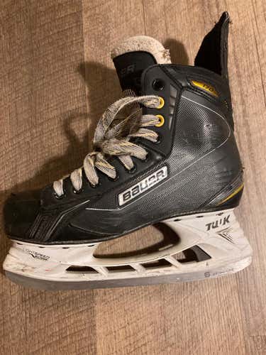 Senior Bauer Supreme 170 Regular Width  Size 8.5 Hockey Skates