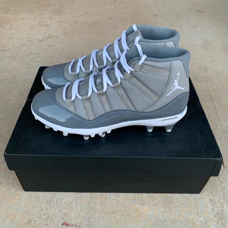 11s cleats