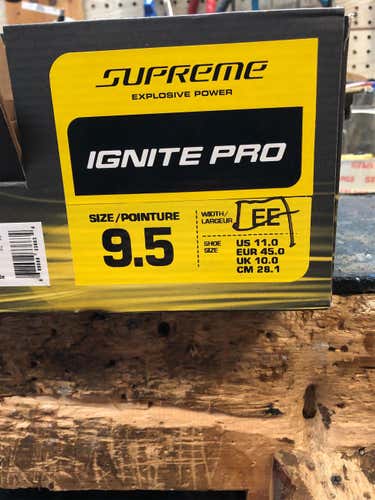 Senior Bauer Supreme Ignite Pro Extra Wide EE Width Size 9.5 Hockey Skates