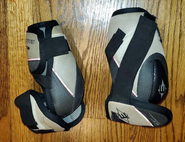 Used Youth Large Easton Synergy ST Elbow Pads