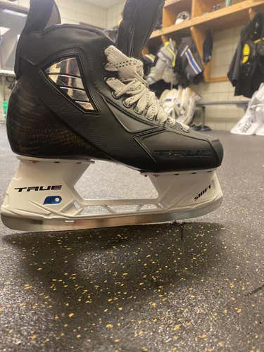 New Senior True Stock Skate Hockey Skates Regular Width Pro Stock Size 7