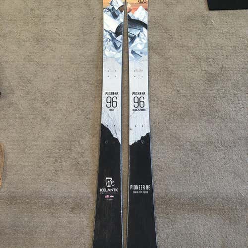 Icelantic Pioneer 96 Skis - No Bindings
