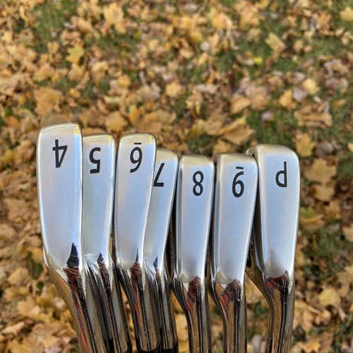 Titleist 710 AP2 4-Pw Iron Set