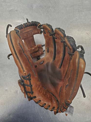Used  A2000 1787SS Baseball Glove 11.75" RHT
