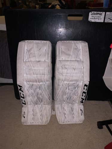 White Intermediate 30+1”CCM Extreme Flex E3.9 Goalie Leg Pads