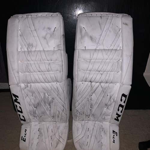 White Intermediate 32" CCM Extreme flex 4.9  Goalie Leg Pads