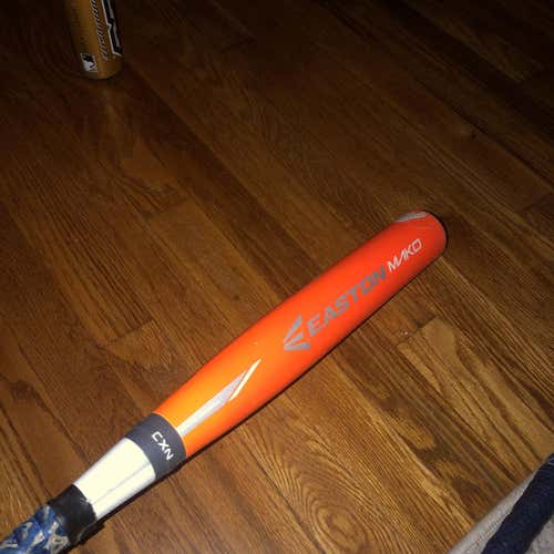 Kid Pitch (9YO-13YO) 2015 Composite Mako (-11) 17 oz 28" Bat
