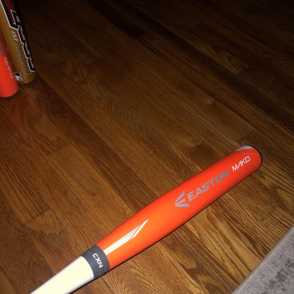 Kid Pitch (9YO-13YO) 2015 Composite Mako (-11) 19 oz 30" Bat