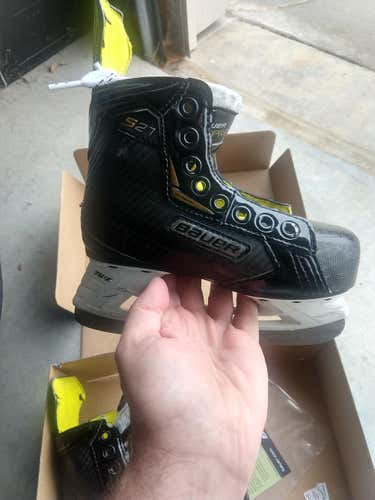 Used Youth Bauer Supreme S27 Hockey Skates Extra Wide Width Size 12