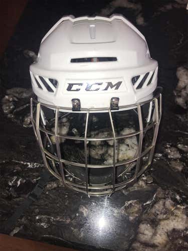 White Used Large CCM Fitlite 3DS Helmet