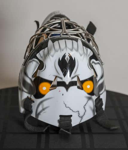 Vaughn VM7400 Jr. Goalie Mask – Skull