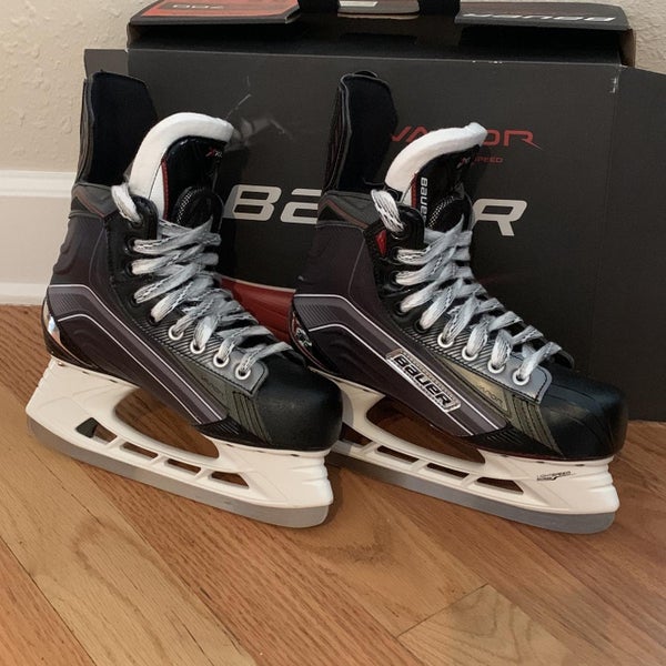 Junior Bauer Vapor X700 Extra Wide Width Size 5.5 Hockey Skates
