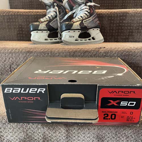Junior Bauer Vapor x50 Regular Width  Size 2 Hockey Skates