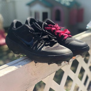 Black Men's Metal Low Cut