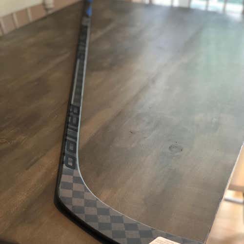 Senior Left Hand Nexus 8000 Hockey Stick