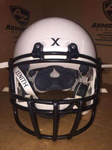 USED XENITH X2 YOUTH FOOTBALL HELMET - LARGE - WHITE