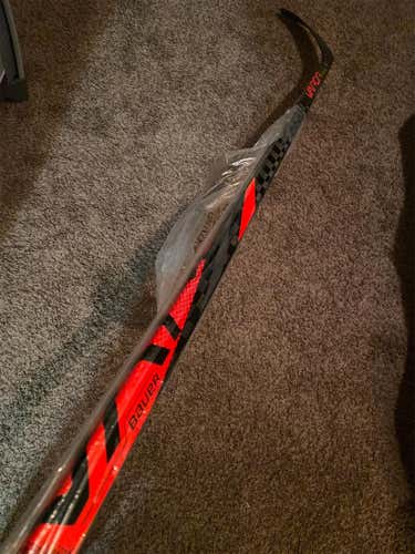 Senior Right Handed Vapor ADV Toe Pattern Pro Stock Hockey Stick