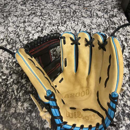 High School/College Infield A2000 11.5" Baseball Glove