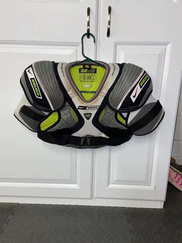 Senior Medium Bauer Supreme 50  Shoulder Pads
