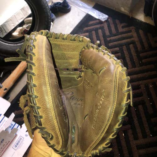33” Player Preferred Catchers Glove