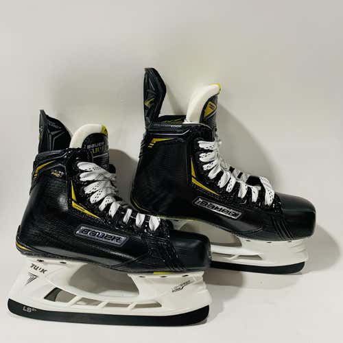 Junior Bauer Supreme Ignite Pro+ Extra Wide Width Size 3.5 Hockey Skates