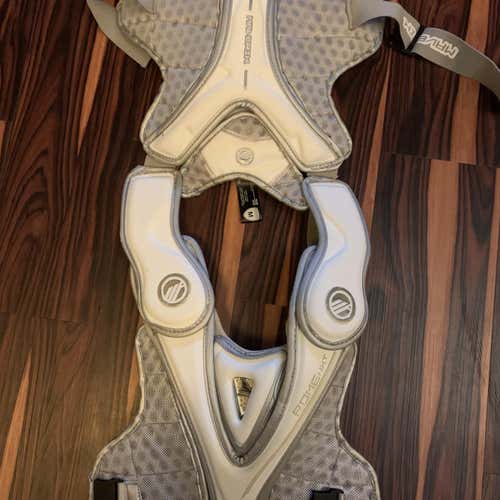 Used Medium Maverik Rome Shoulder Pads