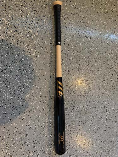 New Marucci Wood AP5 31" Bat With Lizard Skin Grip