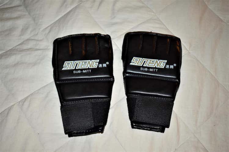 Black Gloves/Mitts - NEW