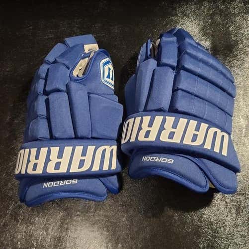 Like New (Made in Canada) - Warrior Franchise Leafs gloves 14W (Same color as Vancouver Canucks)