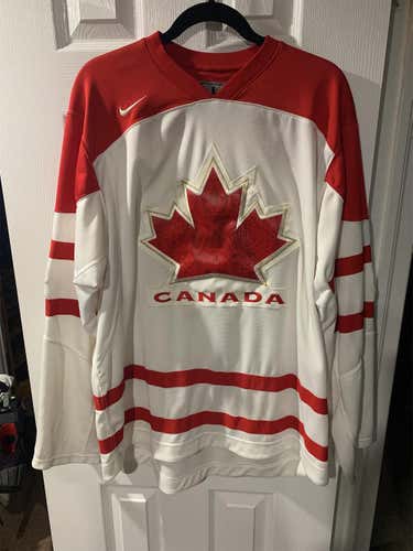 White Adult Size 52 Nike  Jersey