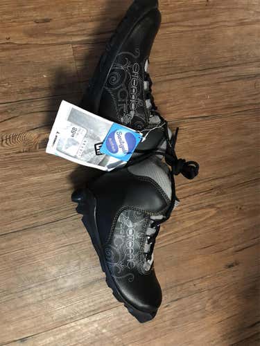 Size 5.5 New LadiesAtomic Ashera Cross Country Ski Boots