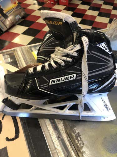 Used Junior Bauer Supreme S170 Goalie Skates Size 5