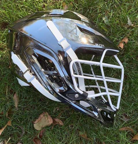 Used Warrior Burn. Gunmetal Black Chrome Shell, White Cage & Strap. Size larg