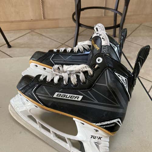 Junior Bauer Supreme 160 Size 4.5DHockey Skates